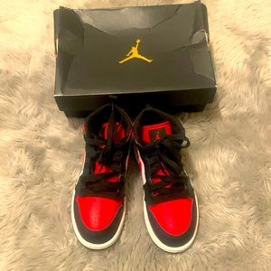 Jordan 1 Retro mid